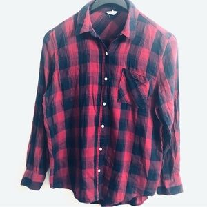 Aeropostale Women’s collar shirt button down side pocket purple blue plaid.Large